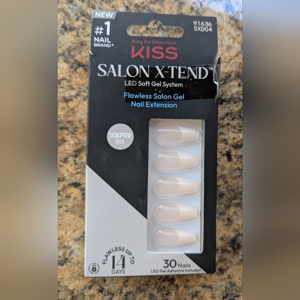 KISS Salon X Tend Press on Gel Nails NIB - Picture 2 of 2